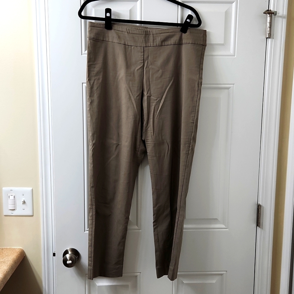 Krazy Larry khaki crop pant, size 14